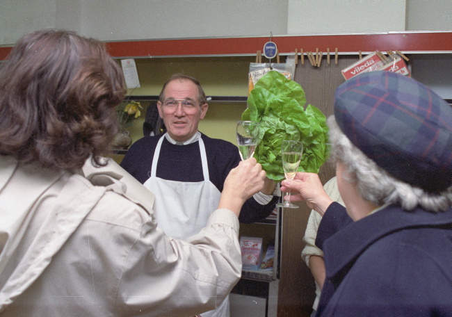 Ulrich Simons - Zimmermann macht zu