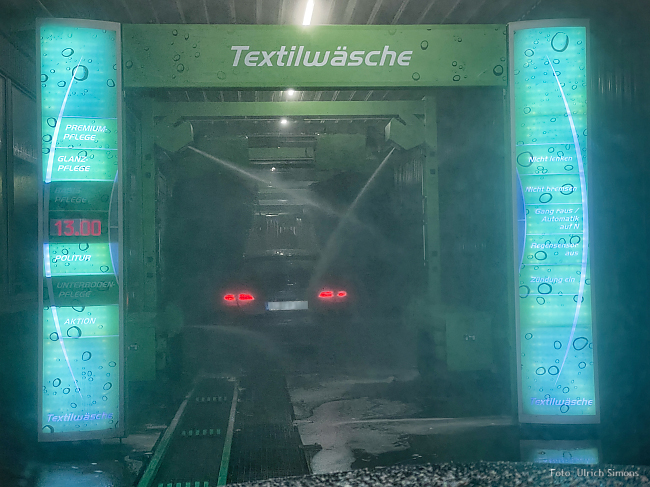 Auto in Waschstraße